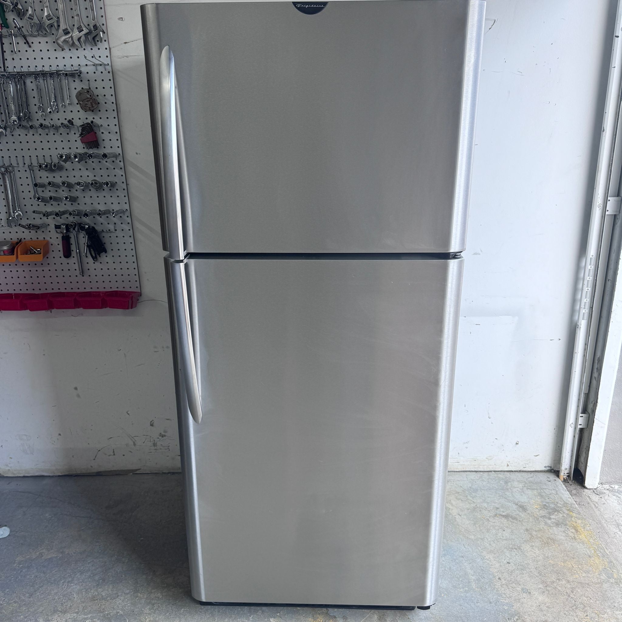 Frigidaire-Stainless-Steel-Top-and-Bottom-Refrigerator Frigidaire-Stainless-Steel-Top-and-Bottom-Refrigerator